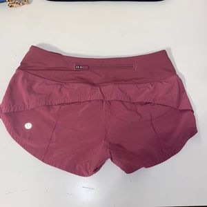 Lululemon Speed Up Low-Rise Short 2.5", Size 2 Regular